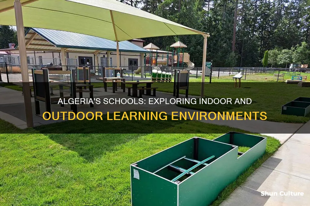 are schools indoors or outdoors in algeria