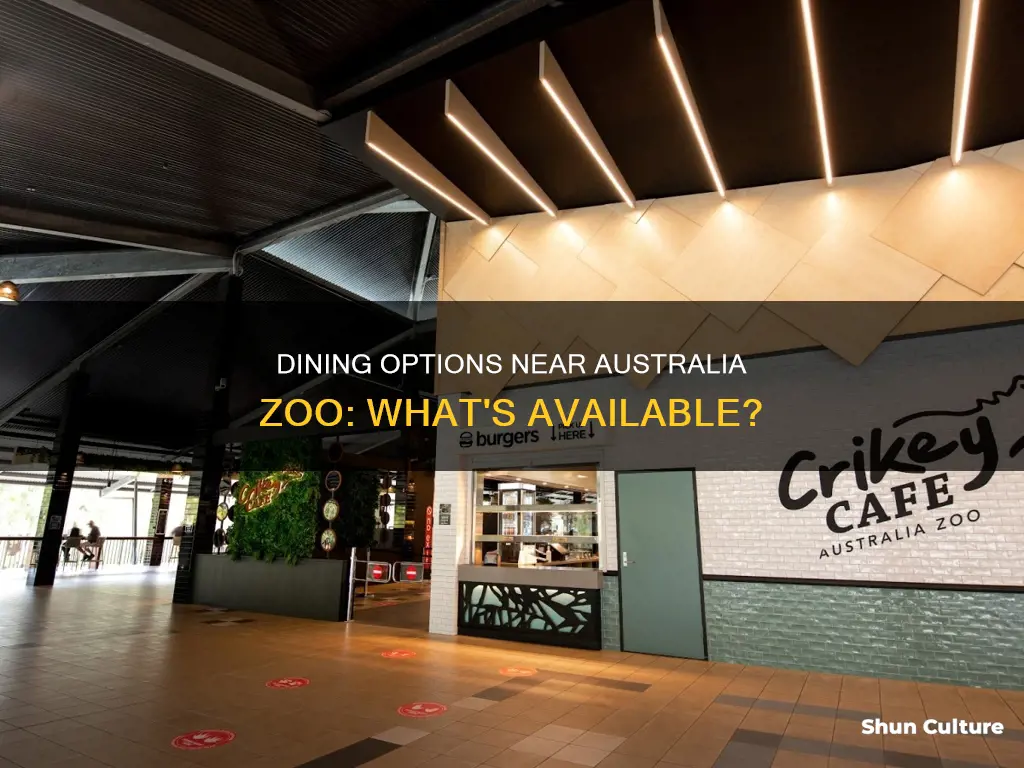 are there places to eat near australia zoo