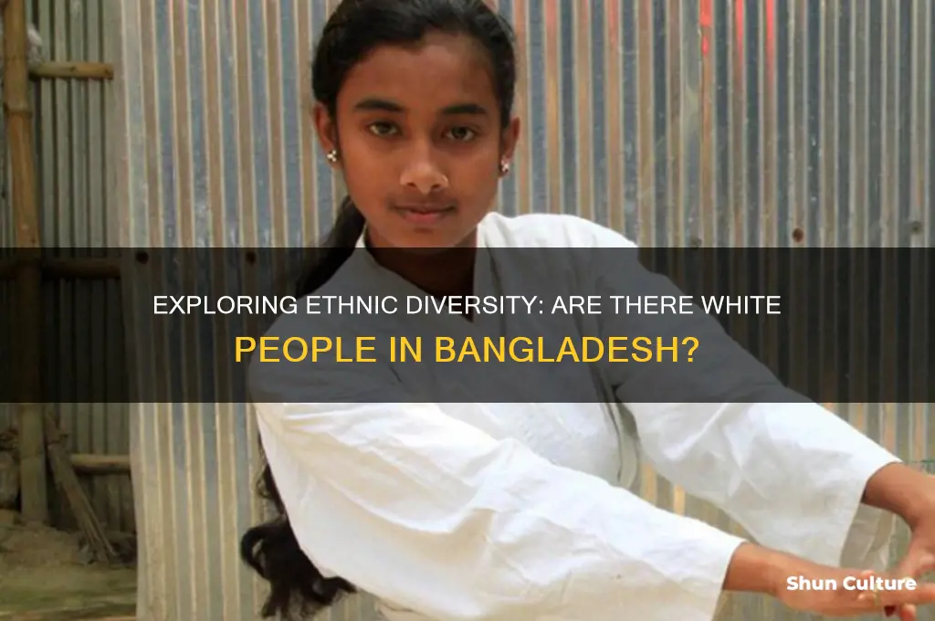 are there white people in bangladesh