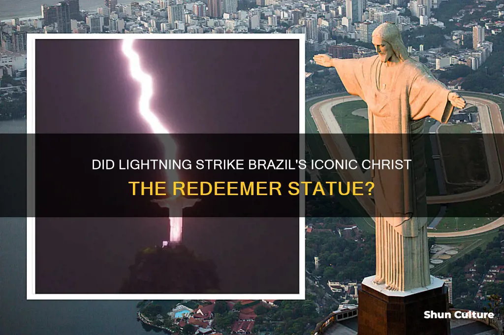 did lightning hit the jesus statue in brazil