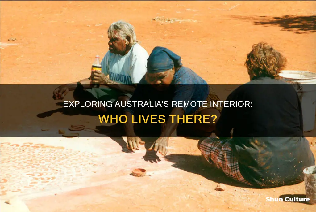 do people live in the middle of australia