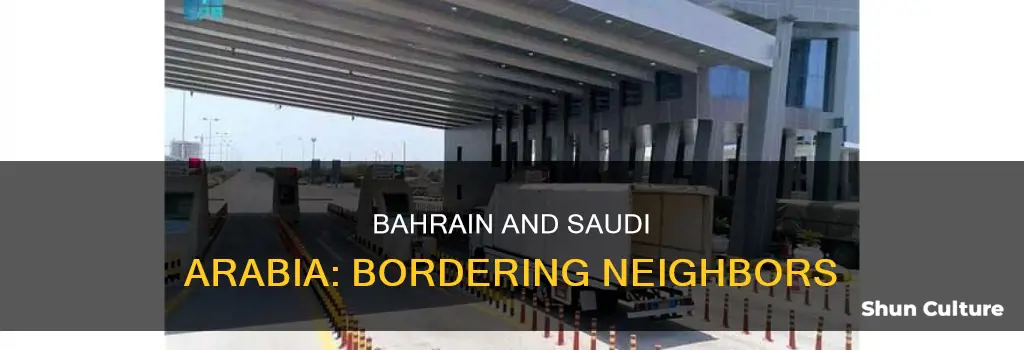 does bahrain border saudi arabia