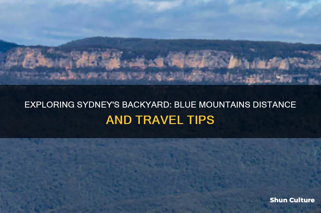 how far are the blue mountains from sydney australia