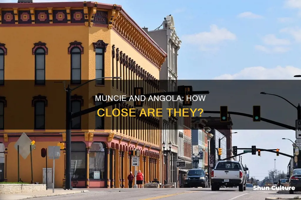 how far is muncie from angola indiana