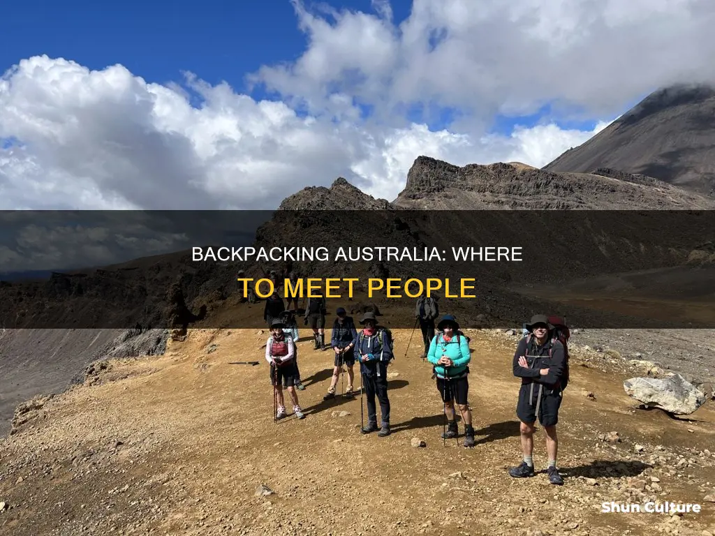 how to meet people backpacking australia