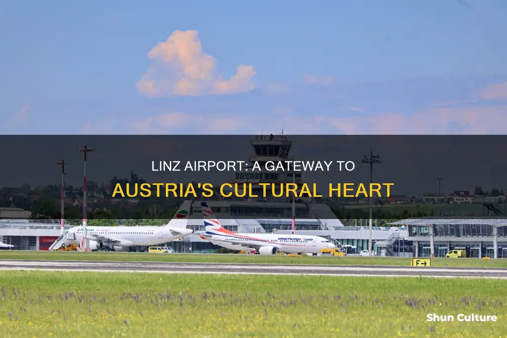 is the an airport in linz austria