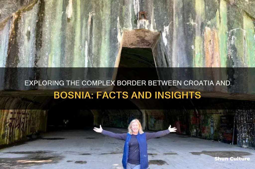 is there a border between croatia and bosnia