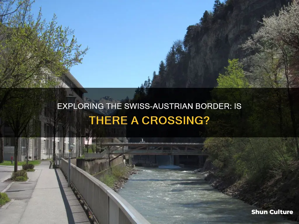 is there a border crossing between switzerland and austria