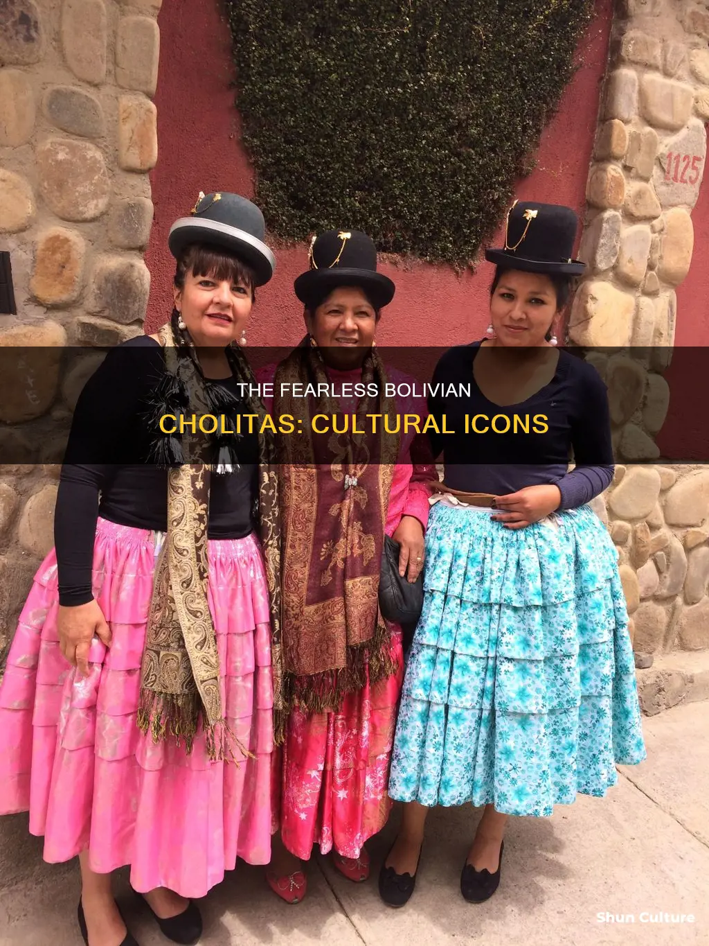 what are bolivian cholitas