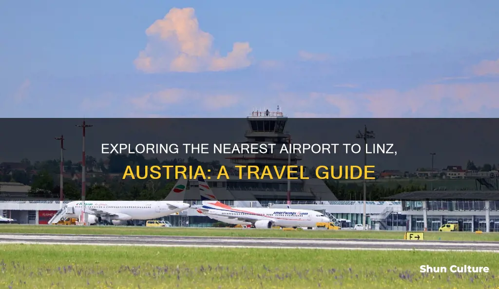 what is the closest sirport to linz austria